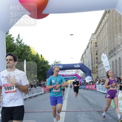 06.09.2026 - CURREX Alsterlauf Yannick Fuchs http://msf.ph/oto/10134274 06.09.2026 09:42:04 Ziel 2606, 2738, 3592, 3714, 4068, 4241, 4535, 4854, 4931, 4967, 5112, 5124, 5997, 6375, 8057, 8148 meine-sportfotos.de
