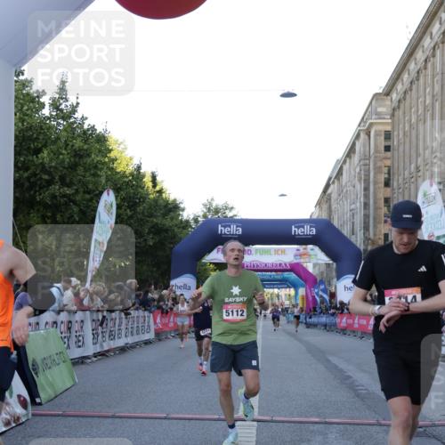 06.09.2026 - CURREX Alsterlauf Yannick Fuchs http://msf.ph/oto/10134300 06.09.2026 09:42:06 Ziel 2606, 2738, 3238, 3592, 3714, 4068, 4241, 4535, 4931, 4967, 5112, 5124, 5997, 6127, 6280, 8057, 8148 meine-sportfotos.de