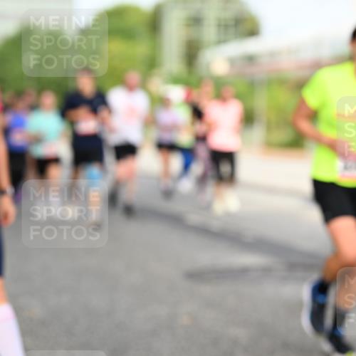 06.09.2026 - CURREX Alsterlauf Dr. Thomas Lammeyer http://msf.ph/oto/10134373 06.09.2026 09:59:42 Laufen 2741 meine-sportfotos.de