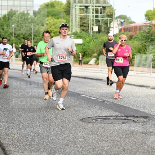 06.09.2026 - CURREX Alsterlauf Dr. Thomas Lammeyer http://msf.ph/oto/10134513 06.09.2026 09:59:54 Laufen 3756, 6056, 2448, 3762, 8022, 5911 meine-sportfotos.de