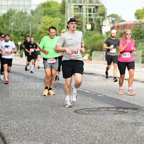 06.09.2026 - CURREX Alsterlauf Dr. Thomas Lammeyer http://msf.ph/oto/10134519 06.09.2026 09:59:54 Laufen 2448, 62, 5911 meine-sportfotos.de