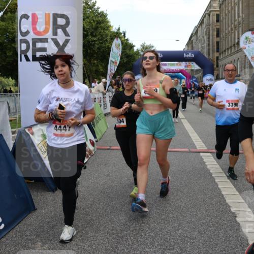 06.09.2026 - CURREX Alsterlauf Strokosch-Dieckow http://msf.ph/oto/10134531 06.09.2026 10:08:27 Ziel 2035, 2080, 2105, 2155, 2440, 2504, 3093, 3352, 3390, 4146, 4247, 4399, 4447, 4476, 5030, 5342, 5502, 5582, 5854, 6230, 6473, 8045, 8297 meine-sportfotos.de