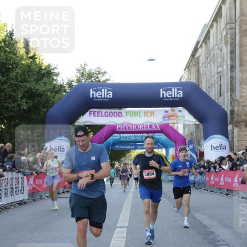 06.09.2026 - CURREX Alsterlauf Yannick Fuchs http://msf.ph/oto/10134566 06.09.2026 09:42:17 Ziel 3238, 4114, 4858, 5554, 5960, 5984, 6127, 6151, 6280, 6419, 6463, 8197 meine-sportfotos.de