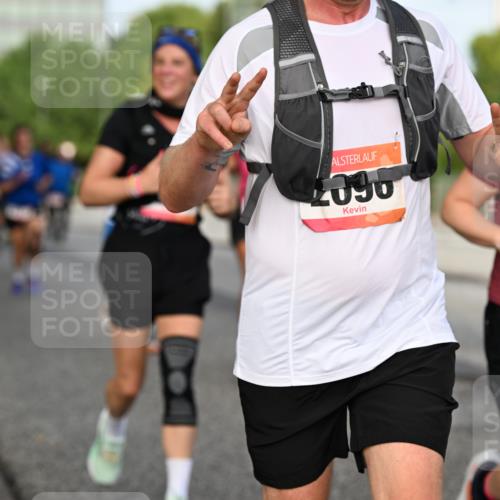 06.09.2026 - CURREX Alsterlauf Dr. Thomas Lammeyer http://msf.ph/oto/10134635 06.09.2026 10:00:04 Laufen 2096, 6290 meine-sportfotos.de