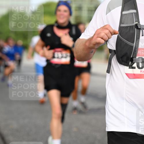 06.09.2026 - CURREX Alsterlauf Dr. Thomas Lammeyer http://msf.ph/oto/10134637 06.09.2026 10:00:04 Laufen 1139, 2096 meine-sportfotos.de