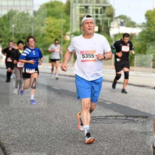 06.09.2026 - CURREX Alsterlauf Dr. Thomas Lammeyer http://msf.ph/oto/10134654 06.09.2026 10:00:06 Laufen 2677, 5355, 264, 2386 meine-sportfotos.de