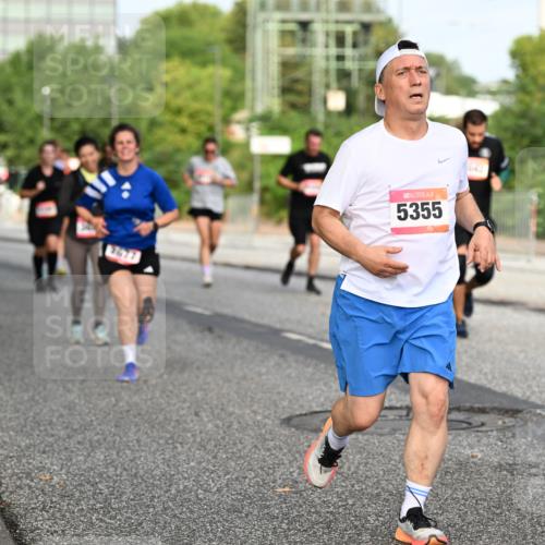 06.09.2026 - CURREX Alsterlauf Dr. Thomas Lammeyer http://msf.ph/oto/10134658 06.09.2026 10:00:06 Laufen 3677, 5355 meine-sportfotos.de
