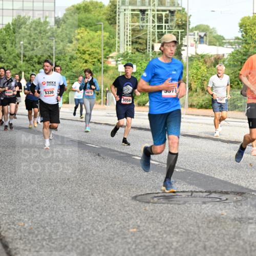 06.09.2026 - CURREX Alsterlauf Dr. Thomas Lammeyer http://msf.ph/oto/10134759 06.09.2026 10:00:15 Laufen 8275, 4968, 4968, 4495, 5330, 4972, 5578, 3059, 3384 meine-sportfotos.de
