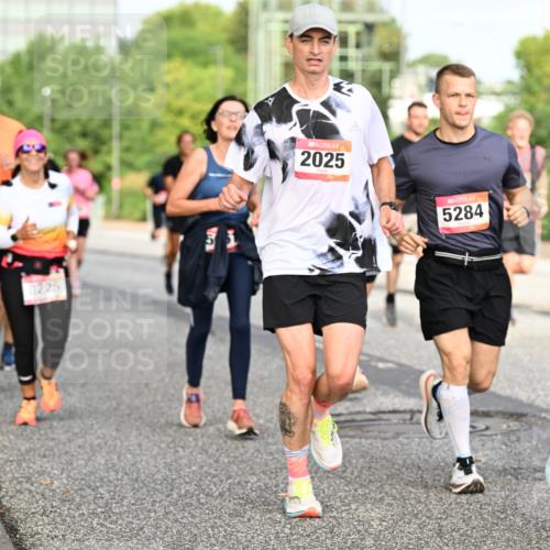06.09.2026 - CURREX Alsterlauf Dr. Thomas Lammeyer http://msf.ph/oto/10134844 06.09.2026 10:00:23 Laufen 5004, 8225, 31, 2025, 5284, 4968 meine-sportfotos.de