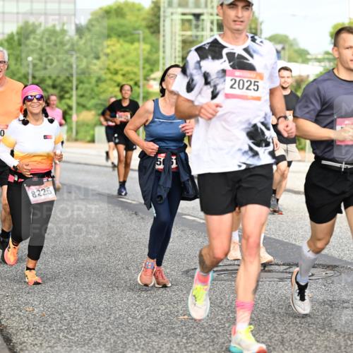 06.09.2026 - CURREX Alsterlauf Dr. Thomas Lammeyer http://msf.ph/oto/10134846 06.09.2026 10:00:24 Laufen 3667, 500, 8225, 50, 2025, 64 meine-sportfotos.de