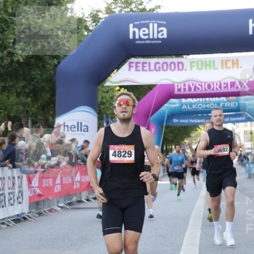 06.09.2026 - CURREX Alsterlauf Yannick Fuchs http://msf.ph/oto/10134944 06.09.2026 09:42:36 Ziel 2248, 3692, 4829, 5173, 5464, 5811, 6136, 6472 meine-sportfotos.de