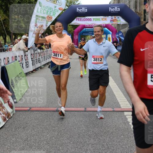 06.09.2026 - CURREX Alsterlauf Strokosch-Dieckow http://msf.ph/oto/10134955 06.09.2026 10:08:47 Ziel 2374, 2450, 2487, 2580, 3086, 3400, 3482, 3540, 3811, 3812, 3836, 4115, 4129, 4185, 4233, 4274, 4746, 5125, 5130, 5319, 5367, 5985, 8089 meine-sportfotos.de