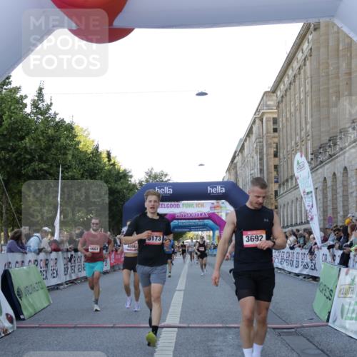 06.09.2026 - CURREX Alsterlauf Yannick Fuchs http://msf.ph/oto/10134987 06.09.2026 09:42:40 Ziel 2729, 3692, 4006, 4607, 4829, 5173, 5811, 6376 meine-sportfotos.de