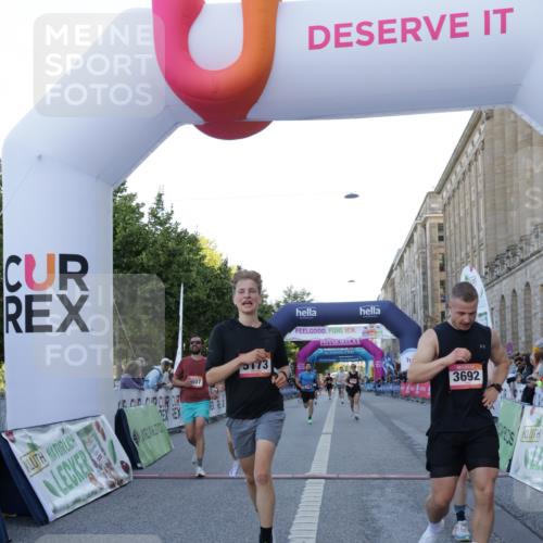 06.09.2026 - CURREX Alsterlauf Yannick Fuchs http://msf.ph/oto/10134994 06.09.2026 09:42:41 Ziel 2729, 3692, 4006, 4607, 4829, 5173, 5811, 6376 meine-sportfotos.de