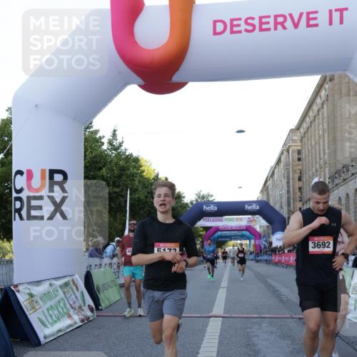 06.09.2026 - CURREX Alsterlauf Yannick Fuchs http://msf.ph/oto/10134997 06.09.2026 09:42:41 Ziel 2729, 3692, 4006, 4607, 4829, 5173, 5811, 6376 meine-sportfotos.de