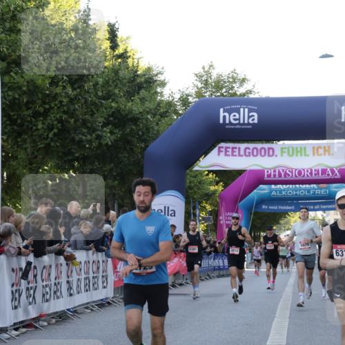 06.09.2026 - CURREX Alsterlauf Yannick Fuchs http://msf.ph/oto/10135014 06.09.2026 09:42:43 Ziel 2729, 3692, 4006, 4607, 4829, 5173, 5675, 5811, 6376 meine-sportfotos.de