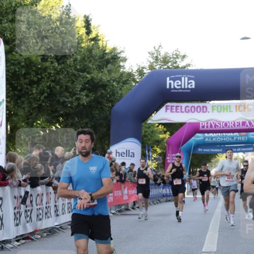 06.09.2026 - CURREX Alsterlauf Yannick Fuchs http://msf.ph/oto/10135020 06.09.2026 09:42:44 Ziel 2729, 3110, 3692, 3815, 4006, 4607, 4829, 5173, 5675, 5811, 6376, 6381 meine-sportfotos.de