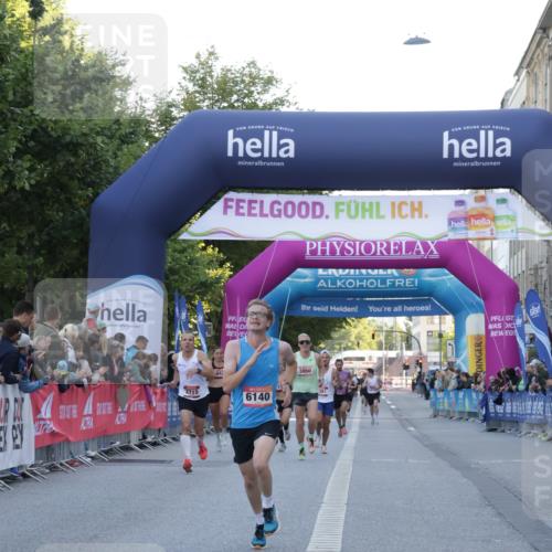 06.09.2026 - CURREX Alsterlauf Yannick Fuchs http://msf.ph/oto/10135106 06.09.2026 09:42:53 Ziel 2007, 3110, 3815, 5675, 6140, 6381 meine-sportfotos.de