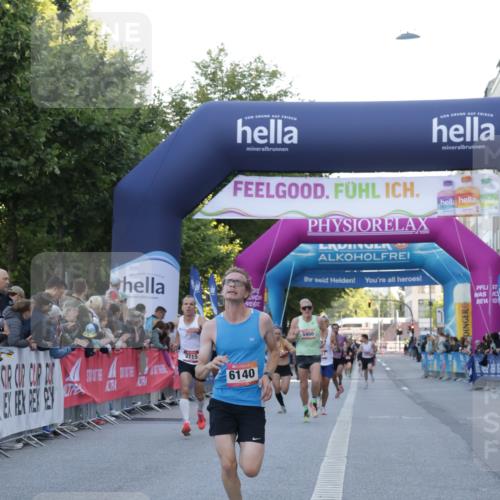 06.09.2026 - CURREX Alsterlauf Yannick Fuchs http://msf.ph/oto/10135120 06.09.2026 09:42:54 Ziel 2007, 2715, 3110, 3815, 5675, 6140, 6381 meine-sportfotos.de