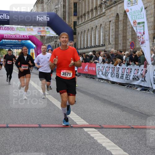 06.09.2026 - CURREX Alsterlauf Strokosch-Dieckow http://msf.ph/oto/10135134 06.09.2026 09:56:15 Ziel 2085, 2171, 2548, 3486, 3571, 4111, 4365, 4715, 5085, 5095, 5206, 5682, 6170, 6416, 6441, 8105, 8170 meine-sportfotos.de