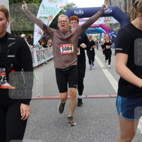 06.09.2026 - CURREX Alsterlauf Strokosch-Dieckow http://msf.ph/oto/10135141 06.09.2026 10:09:17 Ziel 2466, 2919, 3241, 3332, 3573, 3637, 5084, 5113, 5126, 5171, 5758, 5794, 5913, 5942, 6263, 8076 meine-sportfotos.de