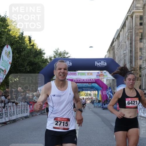 06.09.2026 - CURREX Alsterlauf Yannick Fuchs http://msf.ph/oto/10135162 06.09.2026 09:43:00 Ziel 2715, 3361, 5950, 6140, 6221, 6421, 8321 meine-sportfotos.de