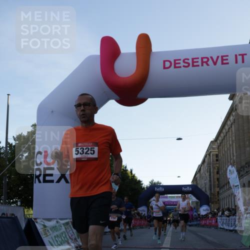 06.09.2026 - CURREX Alsterlauf Yannick Fuchs http://msf.ph/oto/10135226 06.09.2026 09:43:09 Ziel 2907, 3361, 3572, 3753, 5325, 5955, 5963, 6002, 6221, 8233, 8321, 8330 meine-sportfotos.de