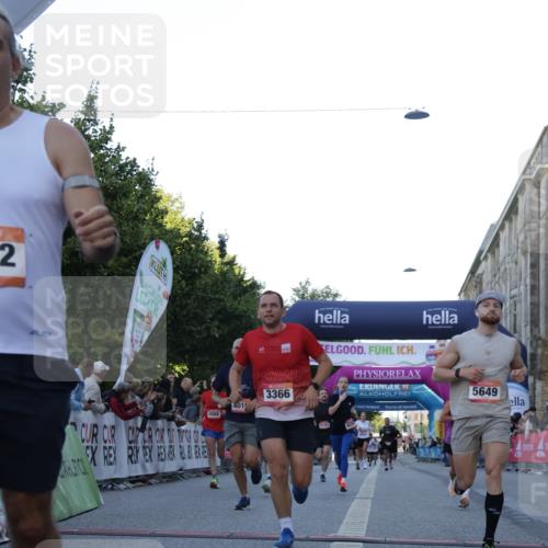 06.09.2026 - CURREX Alsterlauf Yannick Fuchs http://msf.ph/oto/10135273 06.09.2026 09:43:19 Ziel 2137, 2907, 3366, 3572, 4016, 4988, 5649, 5776, 5904, 5952, 5963, 6002, 6104, 6192, 6267, 6326, 8233, 8330 meine-sportfotos.de