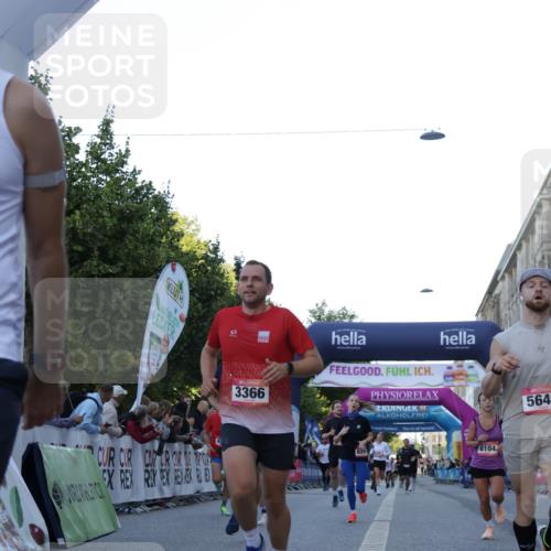 06.09.2026 - CURREX Alsterlauf Yannick Fuchs http://msf.ph/oto/10135283 06.09.2026 09:43:19 Ziel 2137, 2907, 3366, 3572, 4016, 4988, 5649, 5776, 5904, 5952, 5963, 6002, 6104, 6192, 6267, 6326, 8233, 8330 meine-sportfotos.de