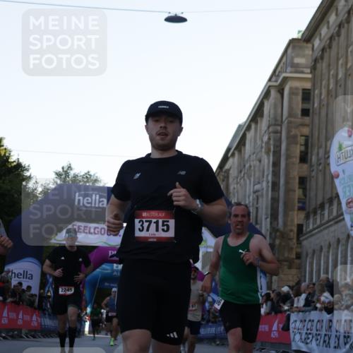 06.09.2026 - CURREX Alsterlauf Yannick Fuchs http://msf.ph/oto/10135397 06.09.2026 09:43:39 Ziel 2166, 2245, 3197, 3523, 3524, 3561, 3715, 5098, 5370, 6371, 6388, 8036, 8316 meine-sportfotos.de