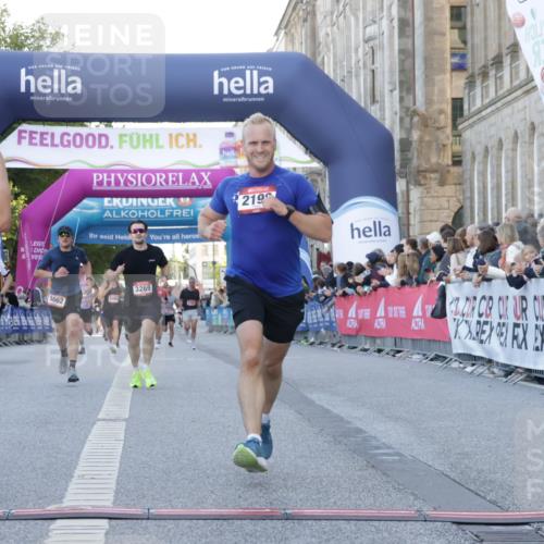 06.09.2026 - CURREX Alsterlauf Yannick Fuchs http://msf.ph/oto/10135440 06.09.2026 09:43:54 Ziel 2198, 2398, 2760, 3269, 3646, 3960, 5062, 5348, 5680, 5873, 5874, 6004 meine-sportfotos.de