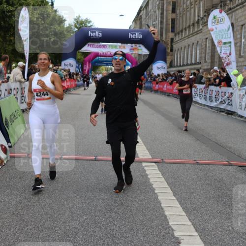 06.09.2026 - CURREX Alsterlauf Strokosch-Dieckow http://msf.ph/oto/10135450 06.09.2026 10:10:01 Ziel 2467, 3163, 3213, 3326, 4242, 4244, 4507, 5733 meine-sportfotos.de