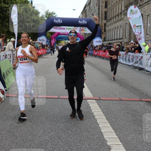 06.09.2026 - CURREX Alsterlauf Strokosch-Dieckow http://msf.ph/oto/10135453 06.09.2026 10:10:01 Ziel 2467, 3163, 3213, 3326, 4242, 4244, 4507, 5733 meine-sportfotos.de