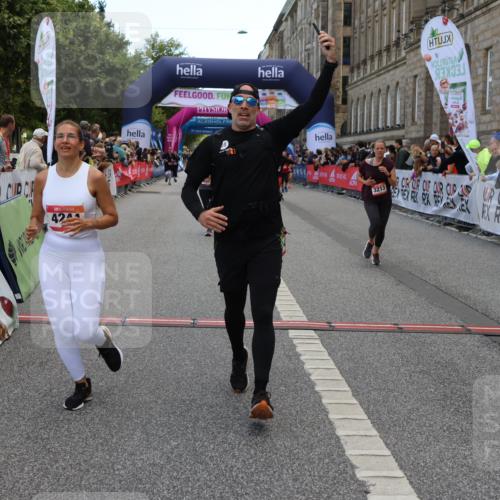 06.09.2026 - CURREX Alsterlauf Strokosch-Dieckow http://msf.ph/oto/10135458 06.09.2026 10:10:01 Ziel 2467, 3163, 3213, 3326, 4242, 4244, 4507, 5733 meine-sportfotos.de