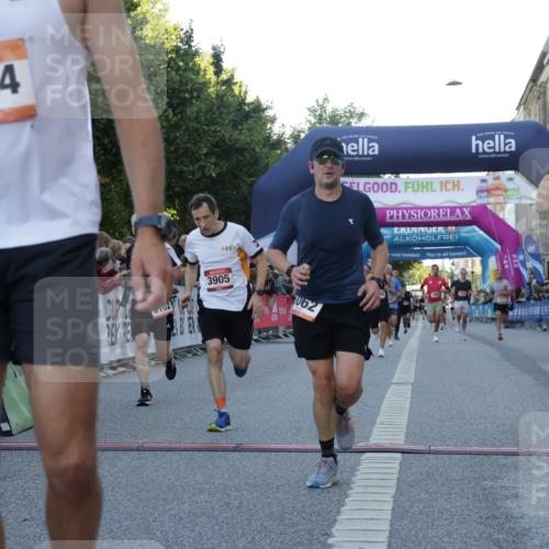 06.09.2026 - CURREX Alsterlauf Yannick Fuchs http://msf.ph/oto/10135489 06.09.2026 09:43:58 Ziel 2198, 3269, 3646, 3905, 3960, 5062, 5348, 6004, 6060, 6102 meine-sportfotos.de