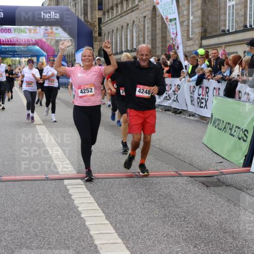 06.09.2026 - CURREX Alsterlauf Strokosch-Dieckow http://msf.ph/oto/10135491 06.09.2026 10:10:08 Ziel 2057, 2607, 2634, 3213, 3277, 3283, 4195, 4246, 4248, 4252, 4507, 4710, 6338, 6354, 8072, 8115, 8149 meine-sportfotos.de