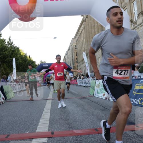 06.09.2026 - CURREX Alsterlauf Yannick Fuchs http://msf.ph/oto/10135571 06.09.2026 09:44:06 Ziel 2139, 2250, 2723, 3702, 3905, 3994, 4157, 4277, 4893, 5062, 5114, 5168, 5402, 5606, 6060, 6102, 8328 meine-sportfotos.de