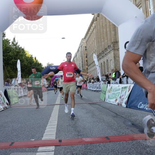 06.09.2026 - CURREX Alsterlauf Yannick Fuchs http://msf.ph/oto/10135573 06.09.2026 09:44:06 Ziel 2139, 2250, 2723, 3702, 3905, 3994, 4157, 4277, 4893, 5062, 5114, 5168, 5402, 5606, 6060, 6102, 8328 meine-sportfotos.de