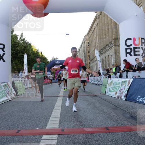 06.09.2026 - CURREX Alsterlauf Yannick Fuchs http://msf.ph/oto/10135576 06.09.2026 09:44:06 Ziel 2139, 2250, 2723, 3702, 3905, 3994, 4157, 4277, 4893, 5062, 5114, 5168, 5402, 5606, 6060, 6102, 8328 meine-sportfotos.de