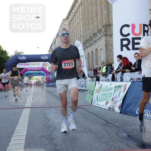 06.09.2026 - CURREX Alsterlauf Yannick Fuchs http://msf.ph/oto/10135594 06.09.2026 09:44:08 Ziel 2139, 2250, 2723, 3702, 3994, 4157, 4277, 4893, 5114, 5168, 5402, 5606, 6060, 8127, 8328 meine-sportfotos.de