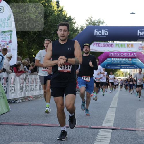 06.09.2026 - CURREX Alsterlauf Yannick Fuchs http://msf.ph/oto/10135614 06.09.2026 09:44:10 Ziel 2139, 2250, 2723, 3010, 3702, 3994, 4157, 4277, 4893, 5114, 5168, 5402, 5530, 5606, 6060, 8127, 8328 meine-sportfotos.de