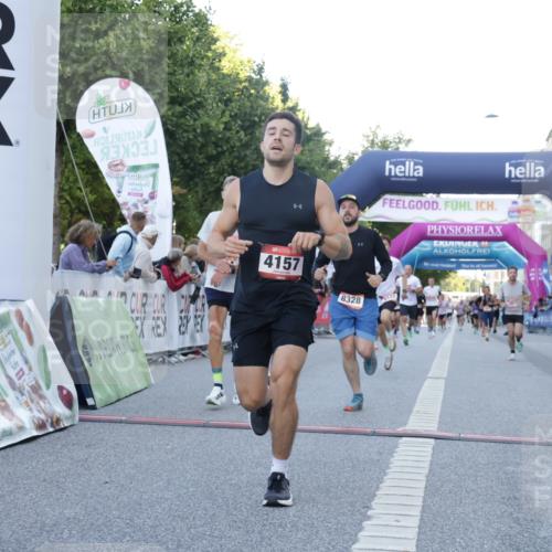 06.09.2026 - CURREX Alsterlauf Yannick Fuchs http://msf.ph/oto/10135619 06.09.2026 09:44:10 Ziel 2139, 2250, 2723, 3010, 3702, 3994, 4157, 4277, 4893, 5114, 5168, 5402, 5530, 5606, 6060, 8127, 8328 meine-sportfotos.de