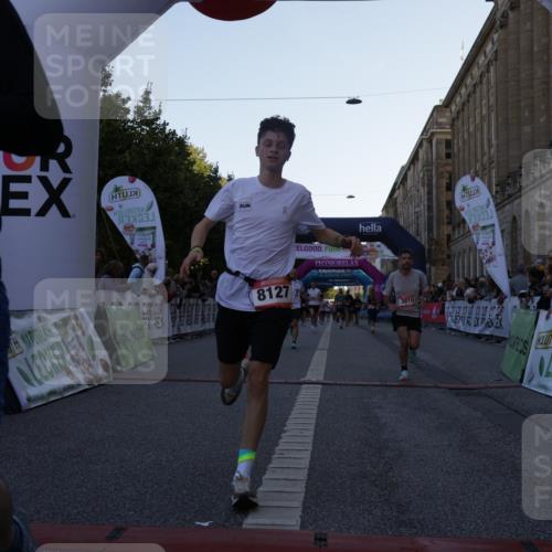 06.09.2026 - CURREX Alsterlauf Yannick Fuchs http://msf.ph/oto/10135661 06.09.2026 09:44:13 Ziel 2139, 2250, 2699, 2723, 3010, 3702, 3994, 4157, 4838, 5114, 5168, 5530, 5606, 8127, 8328 meine-sportfotos.de