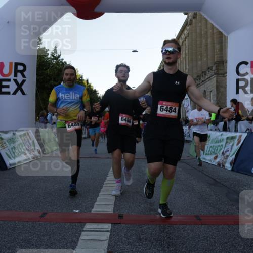 06.09.2026 - CURREX Alsterlauf Yannick Fuchs http://msf.ph/oto/10135778 06.09.2026 09:44:22 Ziel 2186, 2699, 3331, 3355, 3564, 3717, 4187, 4838, 4862, 4928, 5443, 5477, 5530, 5626, 5710, 5722, 5974, 6047, 6484, 6485, 6486, 8302 meine-sportfotos.de