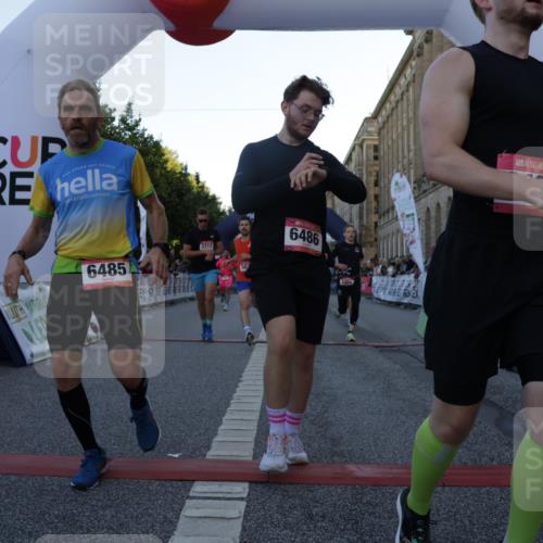 06.09.2026 - CURREX Alsterlauf Yannick Fuchs http://msf.ph/oto/10135788 06.09.2026 09:44:22 Ziel 2186, 2699, 3331, 3355, 3564, 3717, 4187, 4838, 4862, 4928, 5443, 5477, 5530, 5626, 5710, 5722, 5974, 6047, 6484, 6485, 6486, 8302 meine-sportfotos.de
