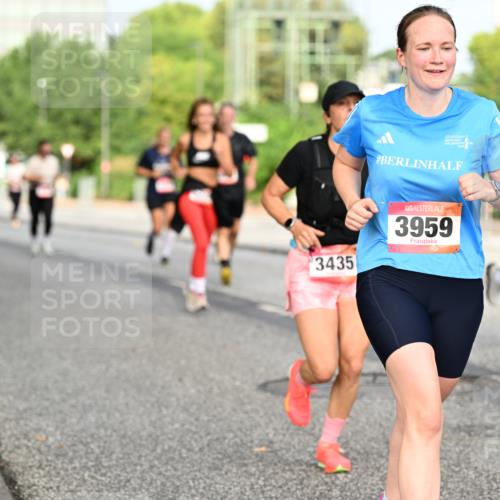 06.09.2026 - CURREX Alsterlauf Dr. Thomas Lammeyer http://msf.ph/oto/10136022 06.09.2026 10:00:52 Laufen 3435, 3959 meine-sportfotos.de