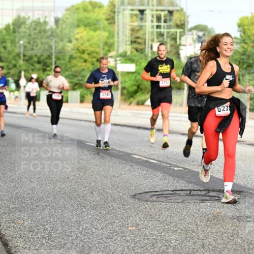 06.09.2026 - CURREX Alsterlauf Dr. Thomas Lammeyer http://msf.ph/oto/10136039 06.09.2026 10:00:53 Laufen 3745, 3752, 527 meine-sportfotos.de