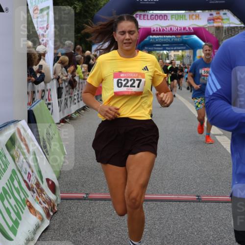 06.09.2026 - CURREX Alsterlauf Strokosch-Dieckow http://msf.ph/oto/10136051 06.09.2026 09:58:13 Ziel 2864, 3394, 3497, 3553, 3580, 3841, 3872, 3923, 4034, 4327, 5518, 5548, 5707, 5986, 6227, 6343, 6409, 8003, 8163 meine-sportfotos.de