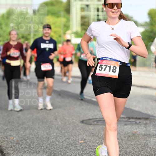 06.09.2026 - CURREX Alsterlauf Dr. Thomas Lammeyer http://msf.ph/oto/10136152 06.09.2026 10:01:05 Laufen 5718 meine-sportfotos.de