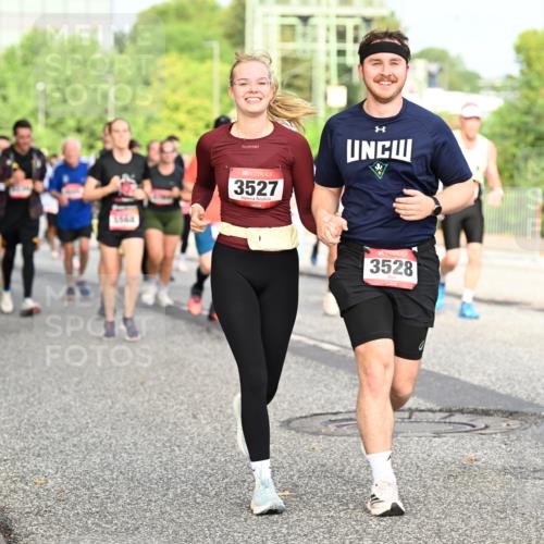 06.09.2026 - CURREX Alsterlauf Dr. Thomas Lammeyer http://msf.ph/oto/10136171 06.09.2026 10:01:07 Laufen 3527, 4593, 3528 meine-sportfotos.de